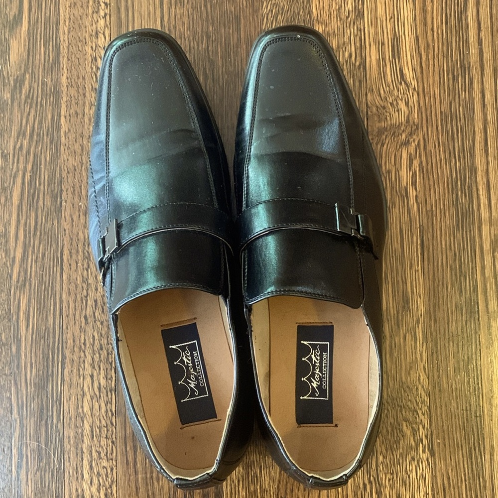 Men black leather dress shoes.
